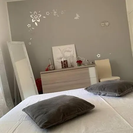 Olga Nel Centro Storico Di Intra