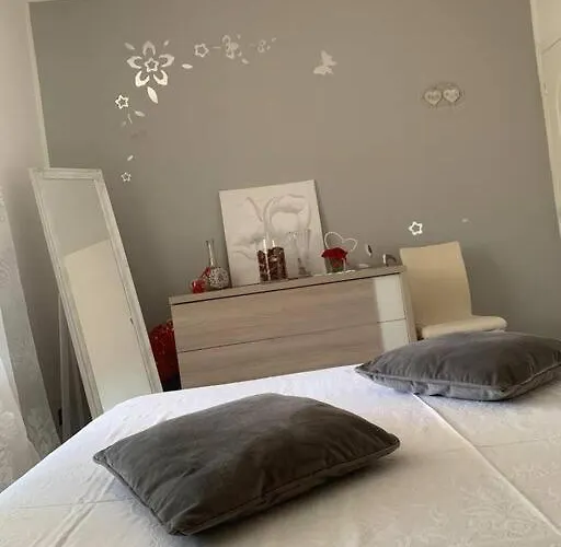 Olga Nel Centro Storico Di Intra