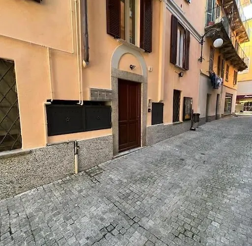 Olga Nel Centro Storico Di Appartement Intra