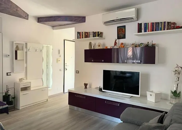 Olga Nel Centro Storico Di Intra